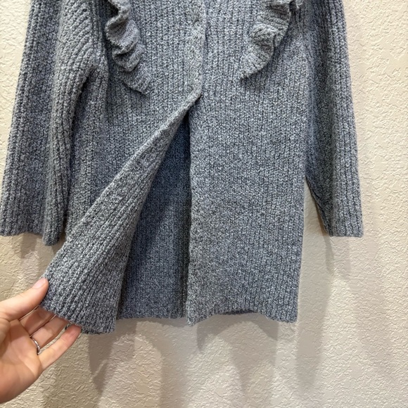 Zara Girls Knit Sweater Grey w/ Ruffle Size 3-4 Years Old Money - Picture 3 of 6